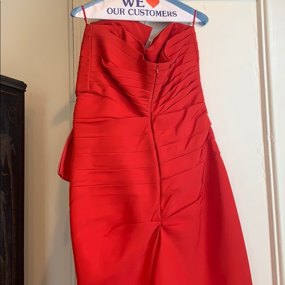 Roland Nivelais Red Gown - Picture 4 of 4